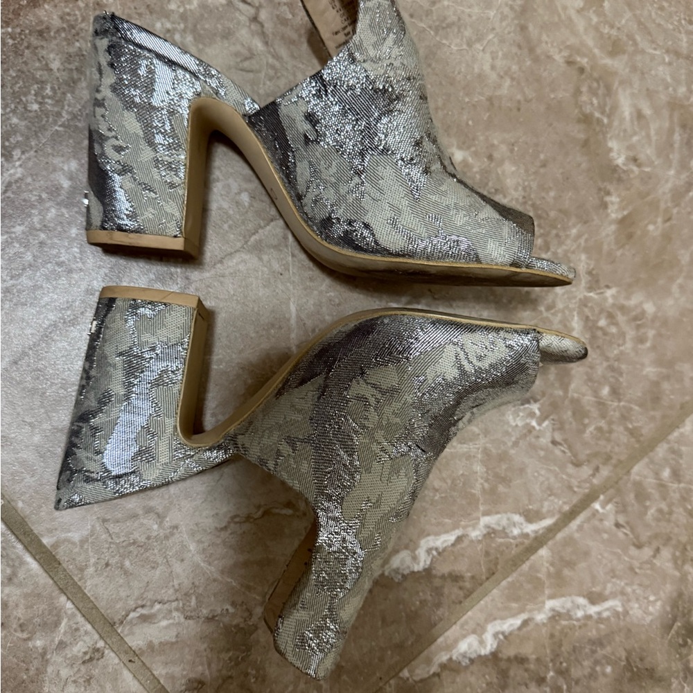 DKNY Women's Textured Gray Mules - Picture 2 of 6